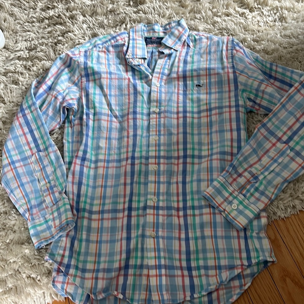 Vineyard Vines button down shirt